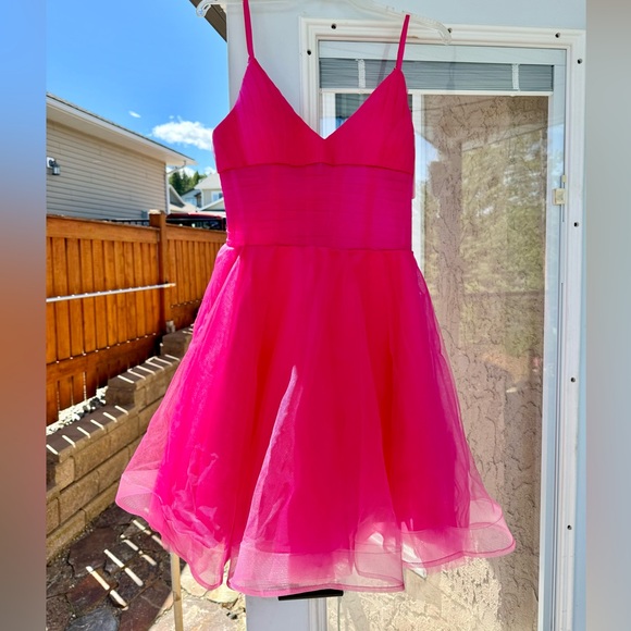 Beautiful Homecoming/Prom/Cocktail Dress! - Picture 4 of 5